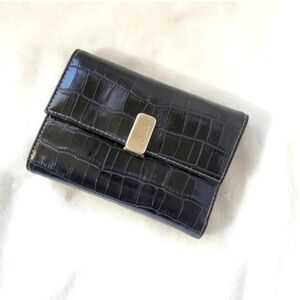 Liz Claiborne Croc Style Wallet Gucci Closure